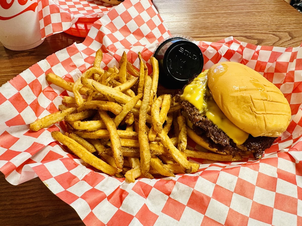 Baddies Burger House- Normaltown photo 3