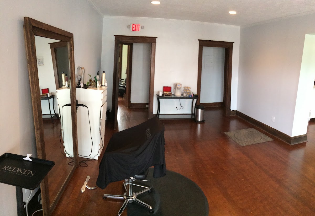 Blonde Beauty Bar photo 5