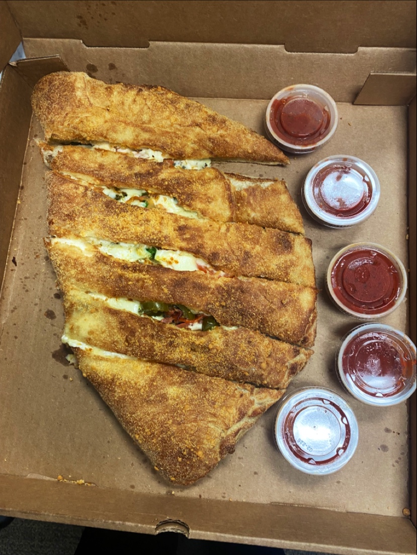 Bulldawg Pizza Wings & More photo 5