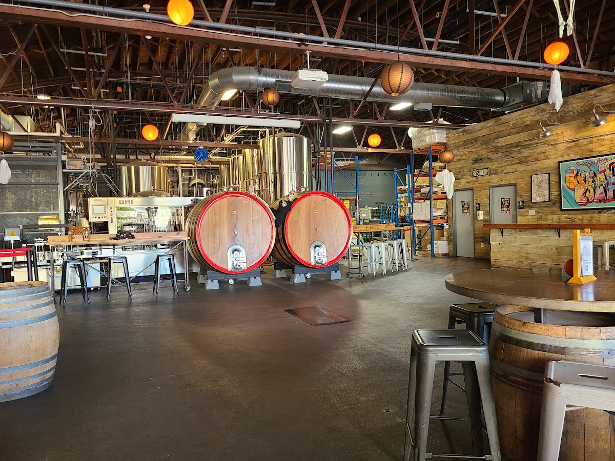 Creature Comforts Downtown Taproom and Brewery photo 2