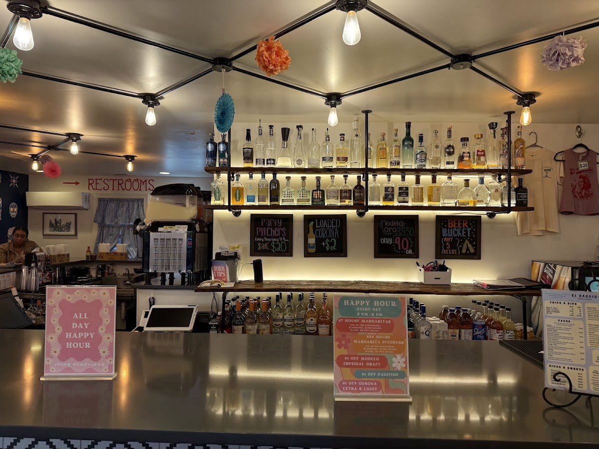 el Barrio tacos & tequila photo 2