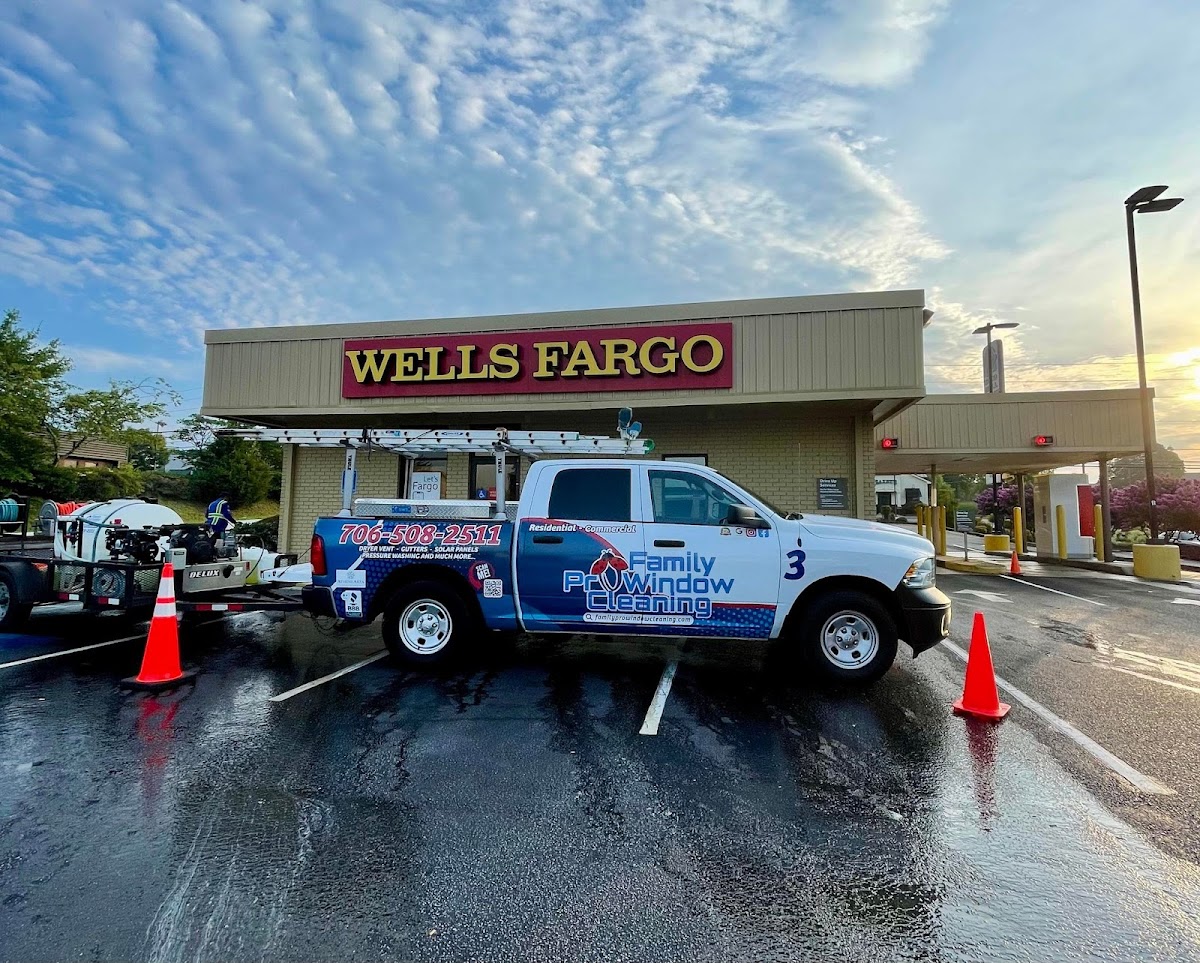 Family Pro Window Cleaning - Family Friendly Window/Gutter Cleaning, Pressure Washing in Athens, GA