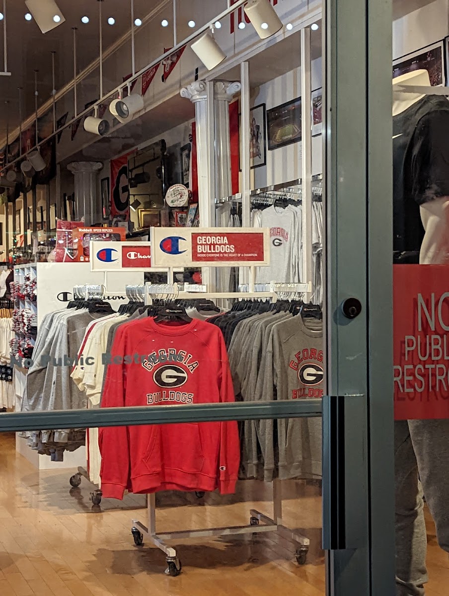 Heery's Clothes Closet photo 4