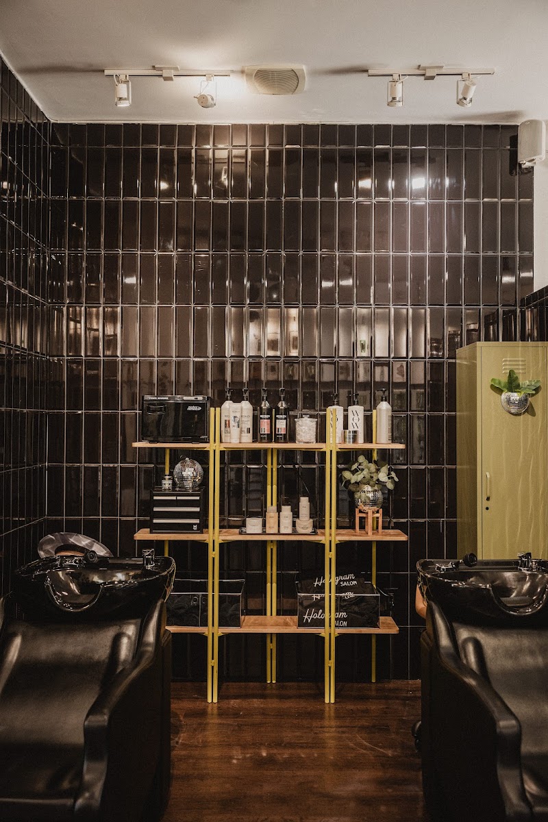 Hologram Salon photo 4