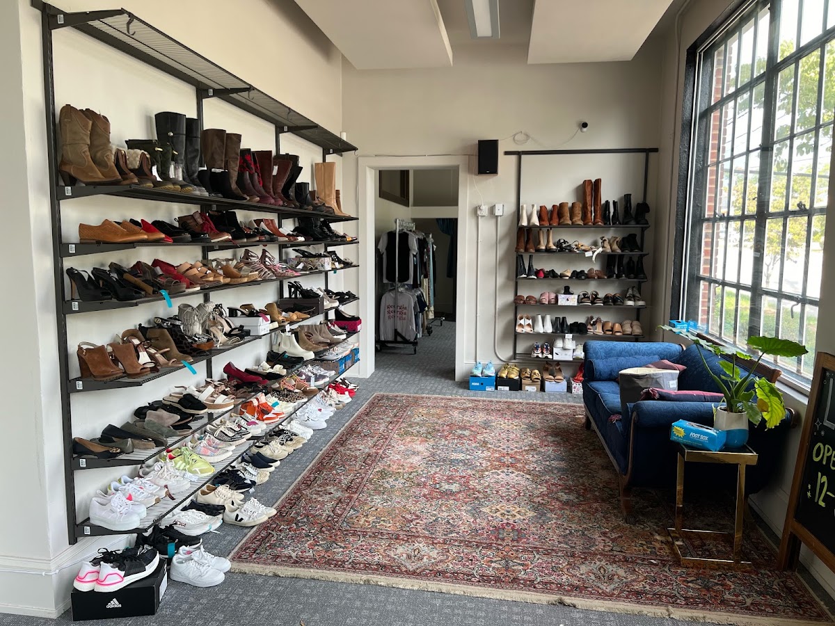 Labels Resale Boutique photo 5