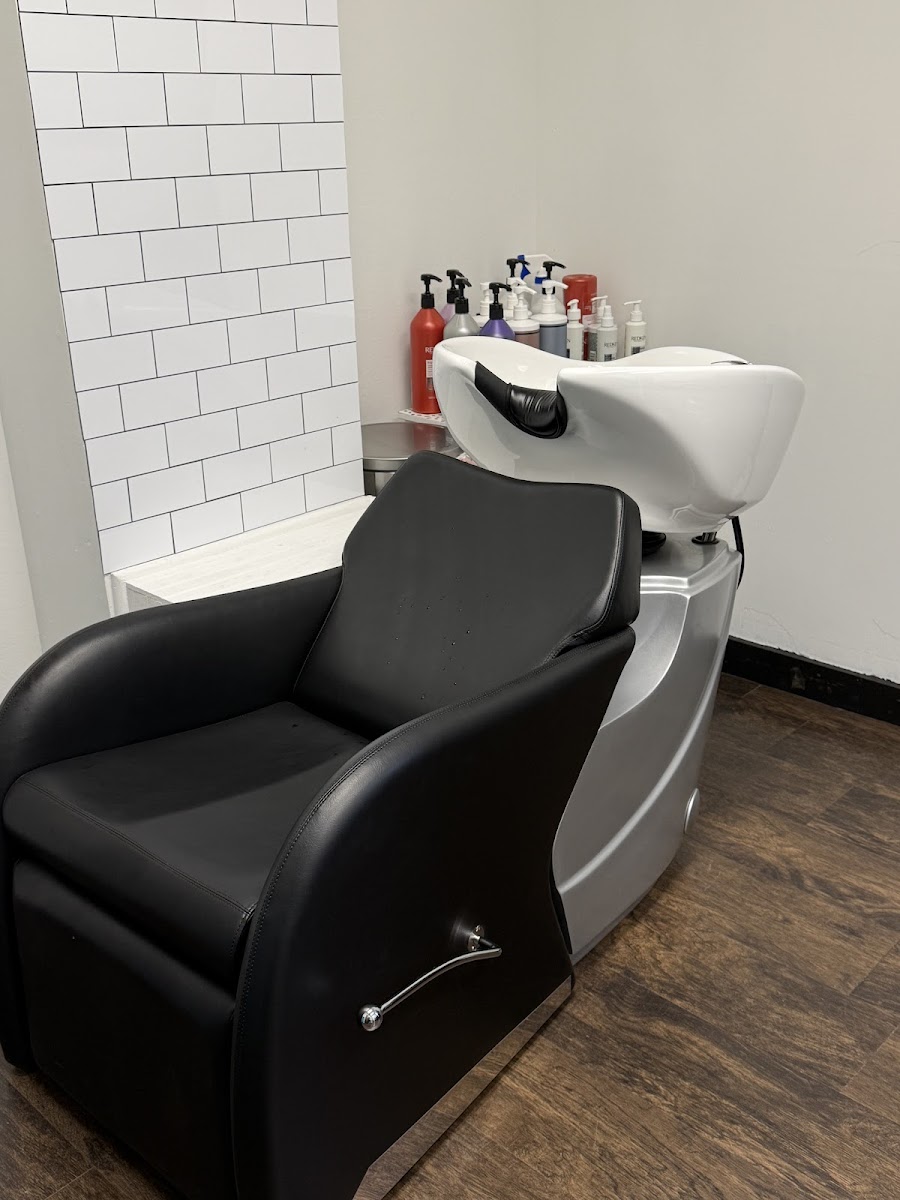 Modern Mane Salon photo 2