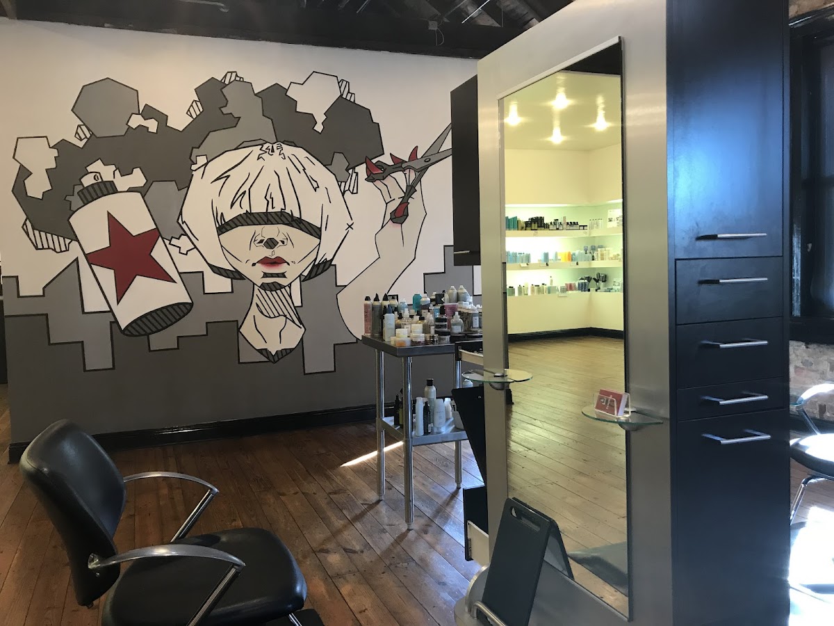 Republic Salon photo 5