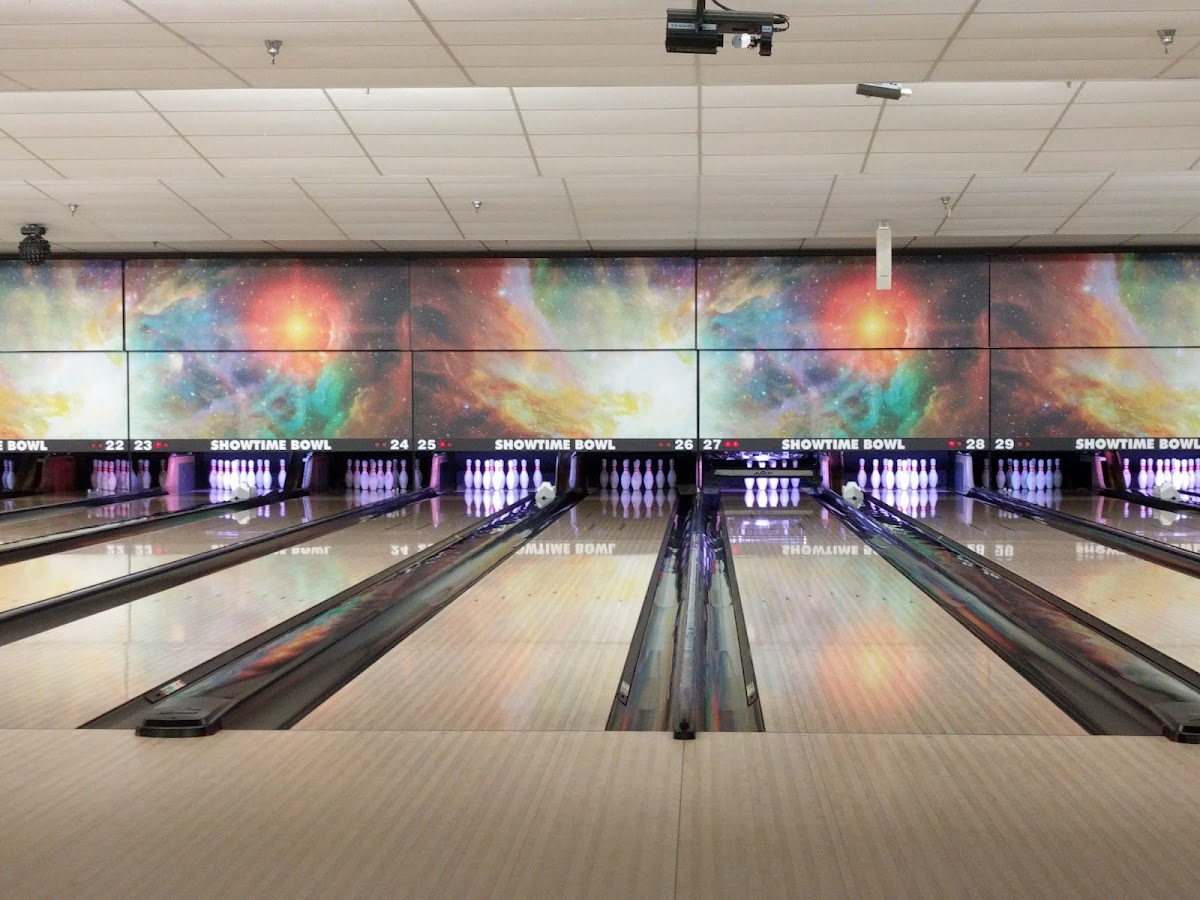 Showtime Bowling Center photo 2