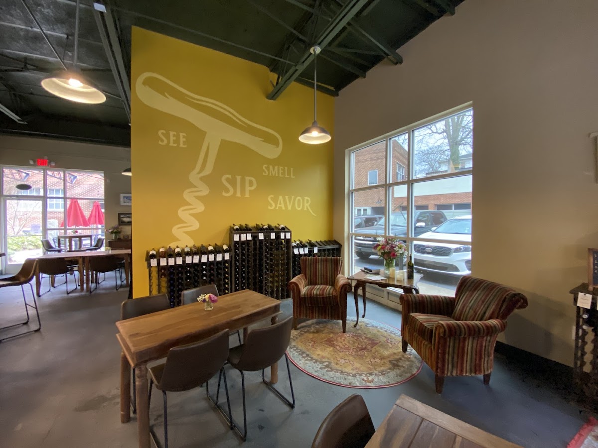 Tapped Athens Wine Tasting Market photo 3