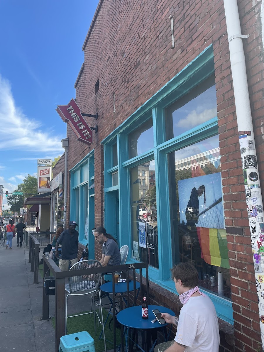 The World Famous photo 4