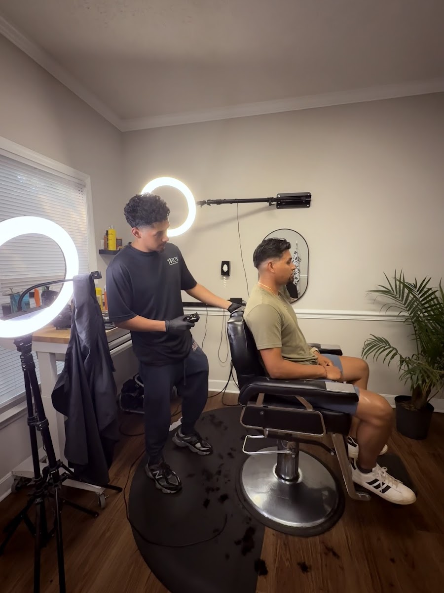 Tito's Professional Barbershop photo 2